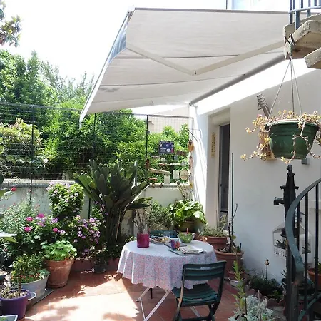 Maison Beausoleil Bed & Breakfast *